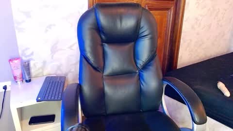 Mariana online show from 11/29/25, 12:19