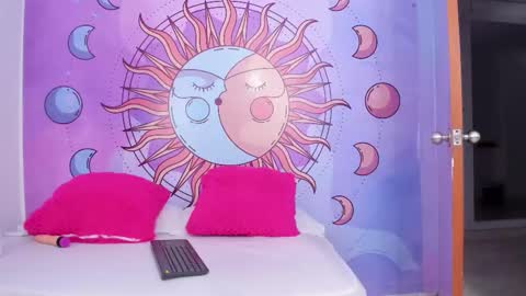 mariana_16_ online show from 10/24/25, 07:43