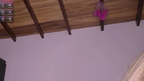 Mariana Roe online show from 12/12/24, 01:53