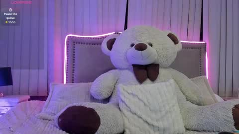mariana__thompson online show from 06/04/26, 03:12