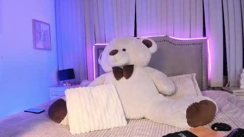 mariana__thompson online show from 06/09/26, 01:06