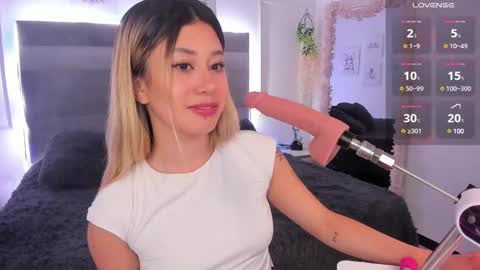 Mariana online show from 12/31/24, 04:16