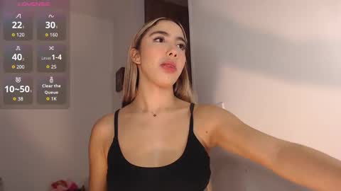 Mariana online show from 11/29/25, 01:08