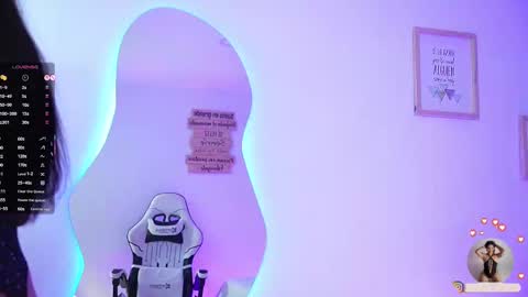 Mariana  online show from 10/09/25, 07:56