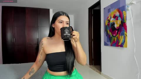 MARIANA Y VALENTINA online show from 04/15/26, 11:06