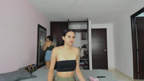 MARIANA Y VALENTINA online show from 05/12/26, 11:07