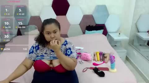 Snapshot of marianabbw_ chatting on 02/17/25, 08:04 mariana online show from 02/17/25, 08:04