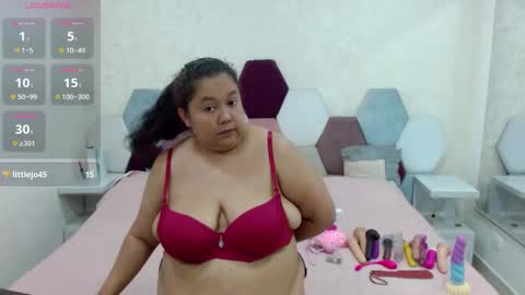 Snapshot of marianabbw_ chatting on 02/19/25, 06:21 mariana online show from 02/19/25, 06:21