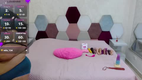 Snapshot of marianabbw_ chatting on 09/29/25, 04:12 mariana online show from 09/29/25, 04:12