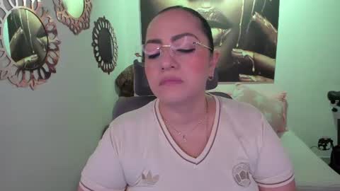 Snapshot of marianalopez81 chatting on 06/23/26, 10:30 Mariana Lopez online show from 06/23/26, 10:30