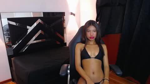 Mariana online show from 09/25/25, 04:16