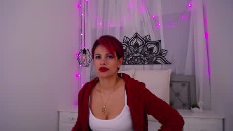 Snapshot of marianasanz chatting on 12/15/24, 12:17 Mariana online show from 12/15/24, 12:17