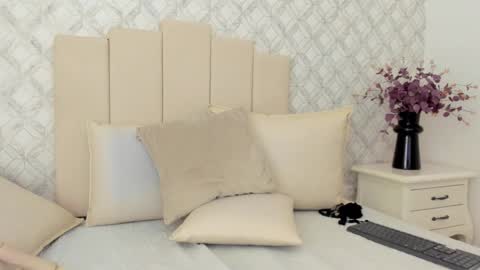 Snapshot of marianasanz chatting on 02/12/25, 05:16 Mariana online show from 02/12/25, 05:16