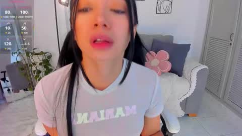 Snapshot of marianasilva__ chatting on 10/19/25, 04:51 Mariana Silva online show from 10/19/25, 04:51