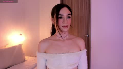 Snapshot of marianasynn_ chatting on 05/18/26, 01:45 online show from 05/18/26, 01:45