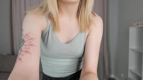 Snapshot of marianbramblett chatting on 01/07/26, 06:49 Mendy online show from 01/07/26, 06:49