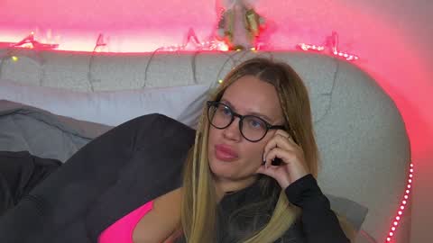 Maria online show from 01/12/25, 01:11