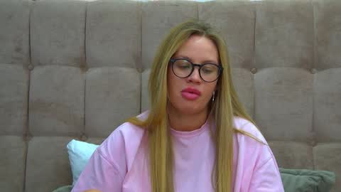 Maria online show from 01/19/25, 01:10