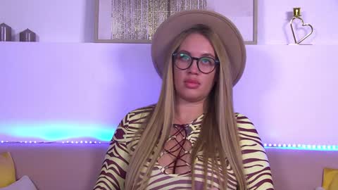 Maria online show from 01/21/25, 03:43