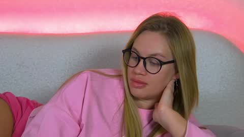 Maria online show from 01/26/25, 01:20