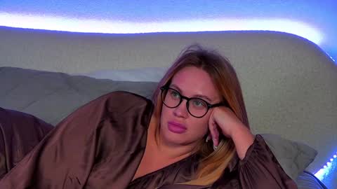 Maria online show from 02/05/25, 01:11