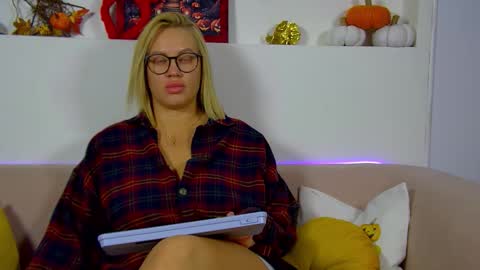 Maria online show from 11/02/25, 06:21