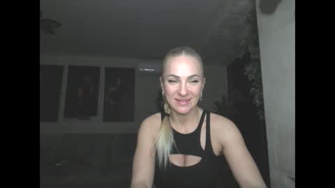 Snapshot of marianna1977 chatting on 04/28/26, 06:57 marianna1977 online show from 04/28/26, 06:57