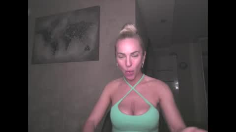 Snapshot of marianna1977 chatting on 06/01/26, 07:37 marianna1977 online show from 06/01/26, 07:37