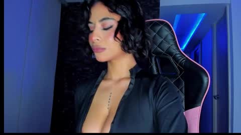 M A R I A N E online show from 03/08/26, 05:44