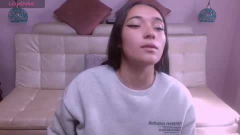 Snapshot of marianne_cam chatting on 04/24/26, 02:19 marianne_cam online show from 04/24/26, 02:19