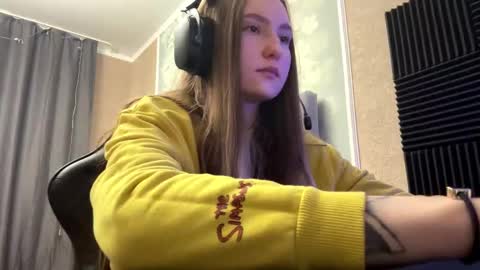 Snapshot of mariannekeetan chatting on 11/30/25, 09:24 Aria online show from 11/30/25, 09:24