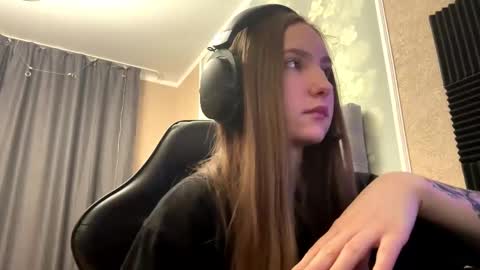 Snapshot of mariannekeetan chatting on 12/01/25, 09:03 Aria online show from 12/01/25, 09:03