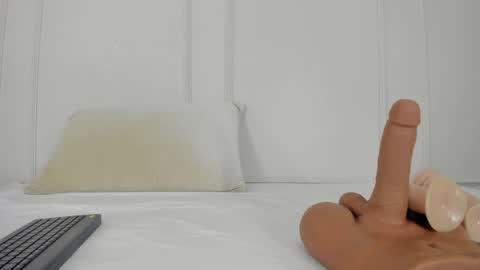 Maria Pettit online show from 01/28/25, 12:11