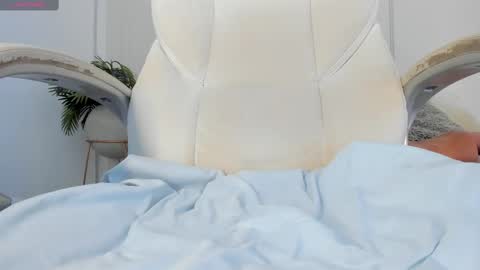 Maria Pettit online show from 02/25/25, 12:24