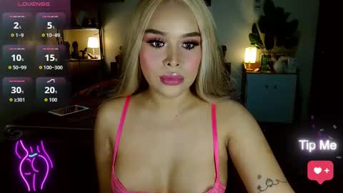 Snapshot of mariapozada chatting on 11/23/25, 06:08 Maria online show from 11/23/25, 06:08