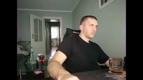 Snapshot of maribor5879 chatting on 02/06/25, 02:37 maribor5879 online show from 02/06/25, 02:37