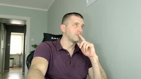 Snapshot of maribor5879 chatting on 02/27/25, 02:00 maribor5879 online show from 02/27/25, 02:00