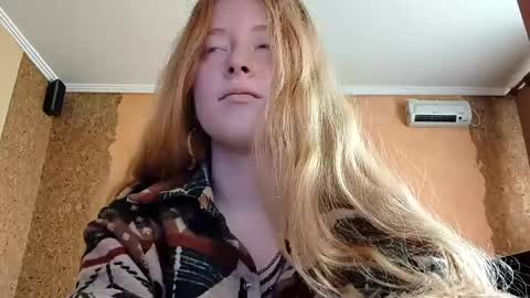Snapshot of maricagorgo chatting on 06/07/26, 12:04 Kate online show from 06/07/26, 12:04