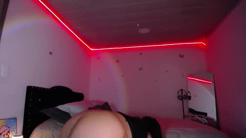 Nicolle online show from 02/22/25, 06:50