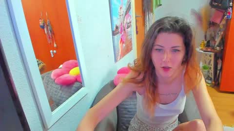 Snapshot of marie_marie03 chatting on 03/12/25, 08:19 Marie online show from 03/12/25, 08:19