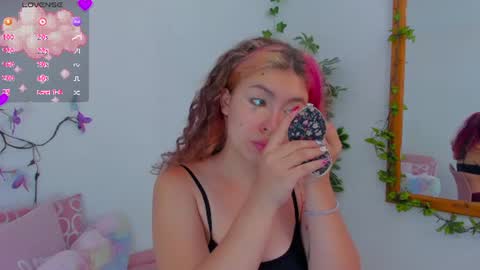 Snapshot of marieetaylor chatting on 07/14/26, 06:24 Mariee online show from 07/14/26, 06:24