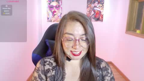 Snapshot of mariehw_ chatting on 02/13/26, 12:39 online show from 02/13/26, 12:39