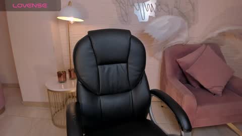 Snapshot of mariejane2 chatting on 12/27/24, 10:34 Im Marie Jane online show from 12/27/24, 10:34