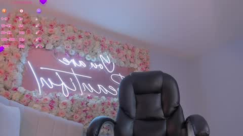 Snapshot of mariejane2 chatting on 01/29/25, 05:24 Im Marie Jane online show from 01/29/25, 05:24