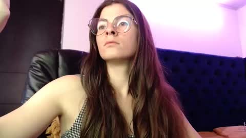 Snapshot of mariel_sins21 chatting on 02/10/25, 06:13 Mariie online show from 02/10/25, 06:13