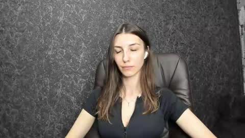 Snapshot of marielleanker chatting on 10/02/25, 09:05 marielleanker online show from 10/02/25, 09:05