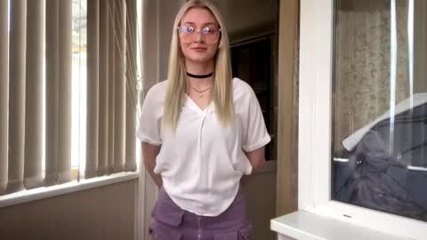 Hey Im Ash  I think together we can hit first 10 thumbs up online show from 02/26/26, 11:09