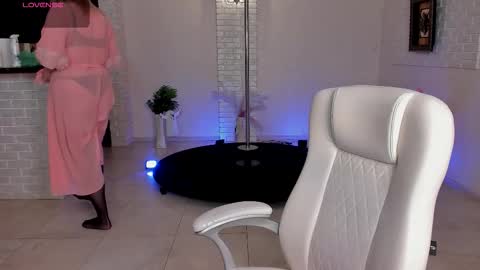 mariemlui online show from 11/17/25, 04:35