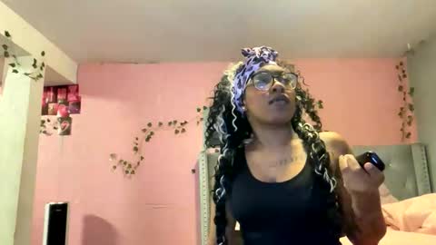 Snapshot of mariexxx22 chatting on 01/06/26, 04:16 eMariexxx online show from 01/06/26, 04:16