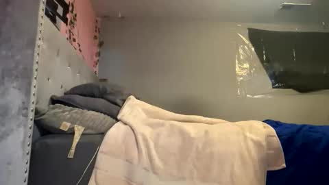 Snapshot of mariexxx22 chatting on 02/24/26, 03:59 eMariexxx online show from 02/24/26, 03:59